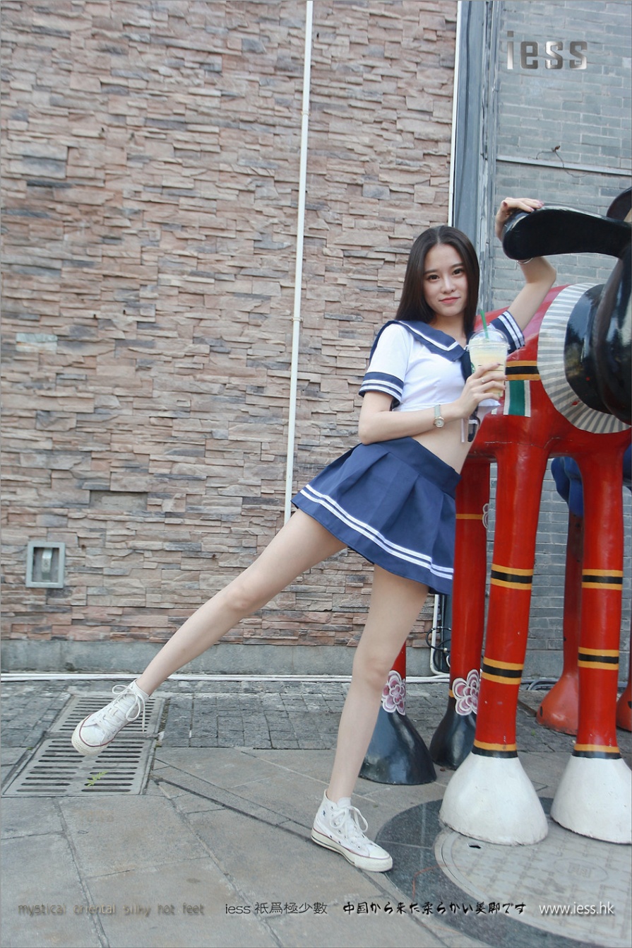 JK制服美女佳爷街拍白皙美腿诱惑图片(第75页)