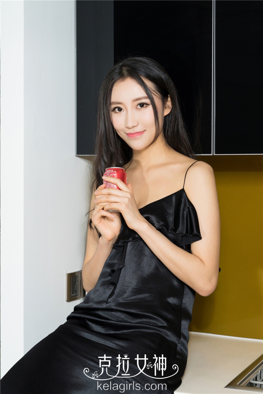 惊艳颜值美女梦珊真丝吊带睡衣性感床照(第8页)