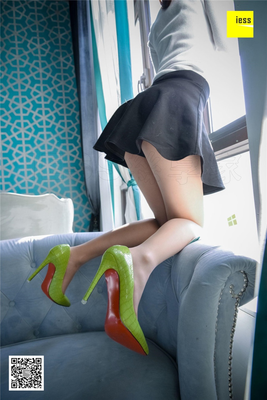 网络人气美少妇秋秋室内白皙美腿诱惑私房照(第14页)
