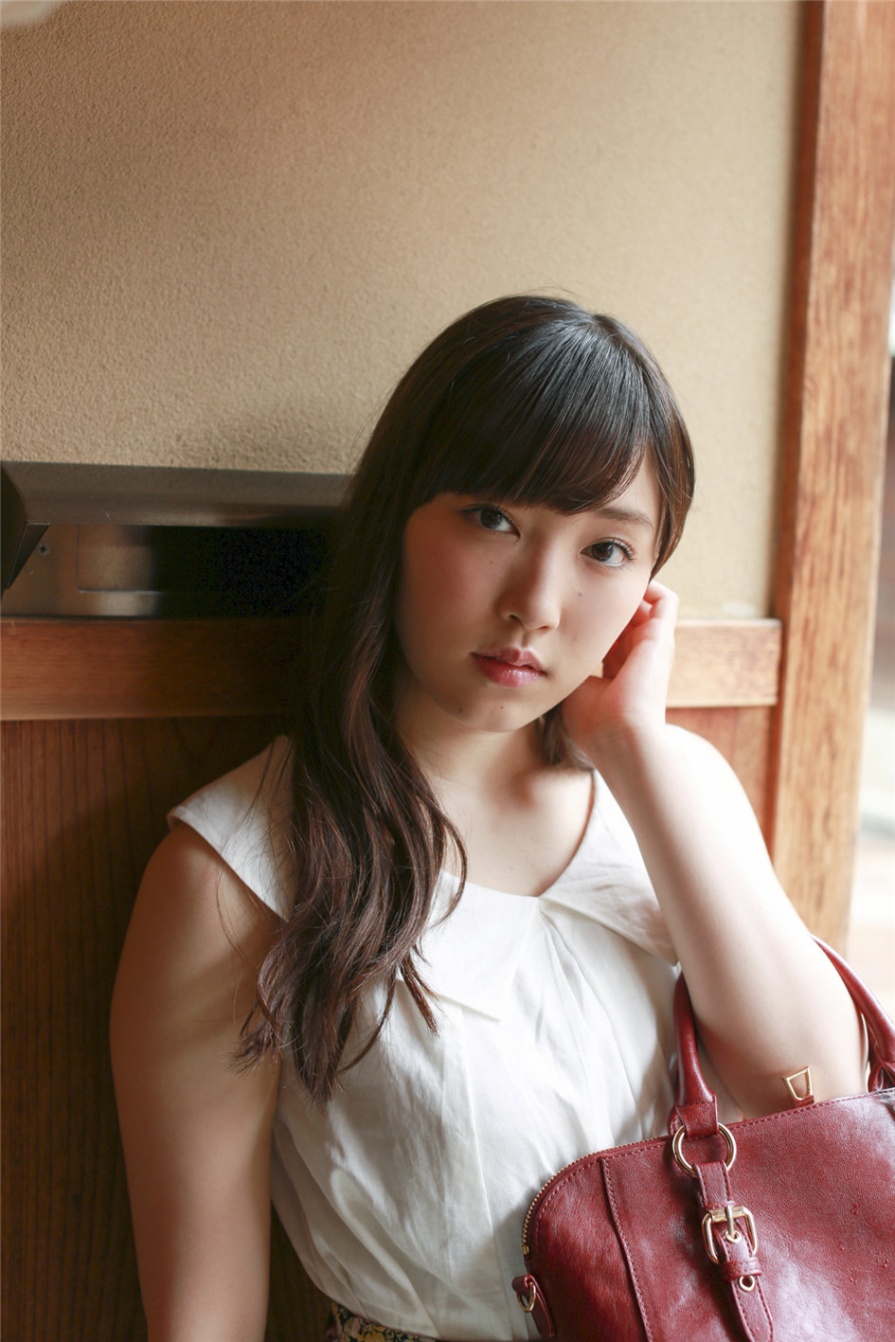 日本美女譜久村聖海边比基尼白皙肌肤诱惑写真(第15页)