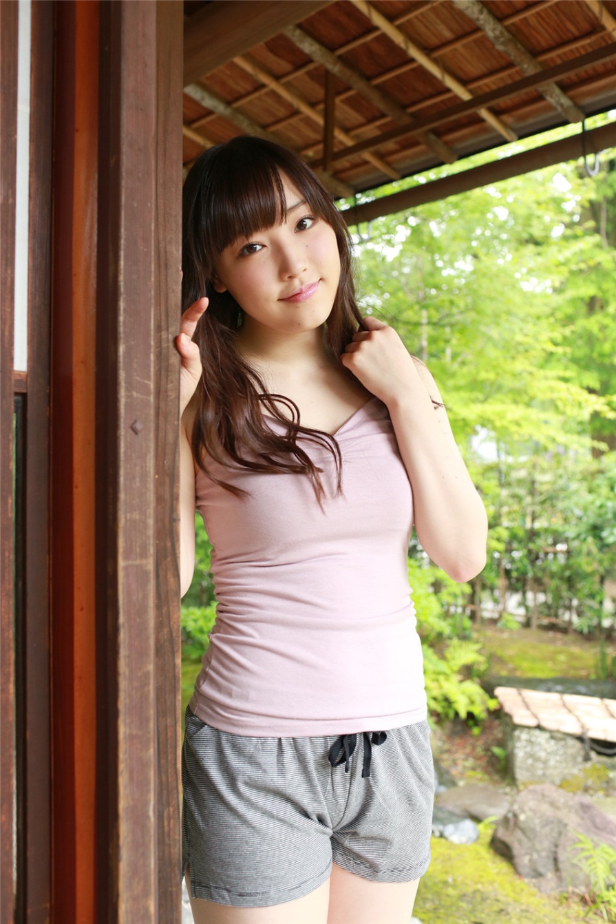日本美女譜久村聖海边比基尼白皙肌肤诱惑写真(第16页)