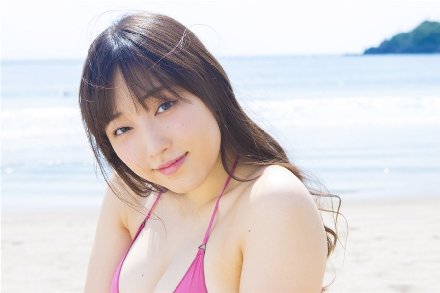 日本美女譜久村聖海边比基尼白皙肌肤诱惑写真(第19页)