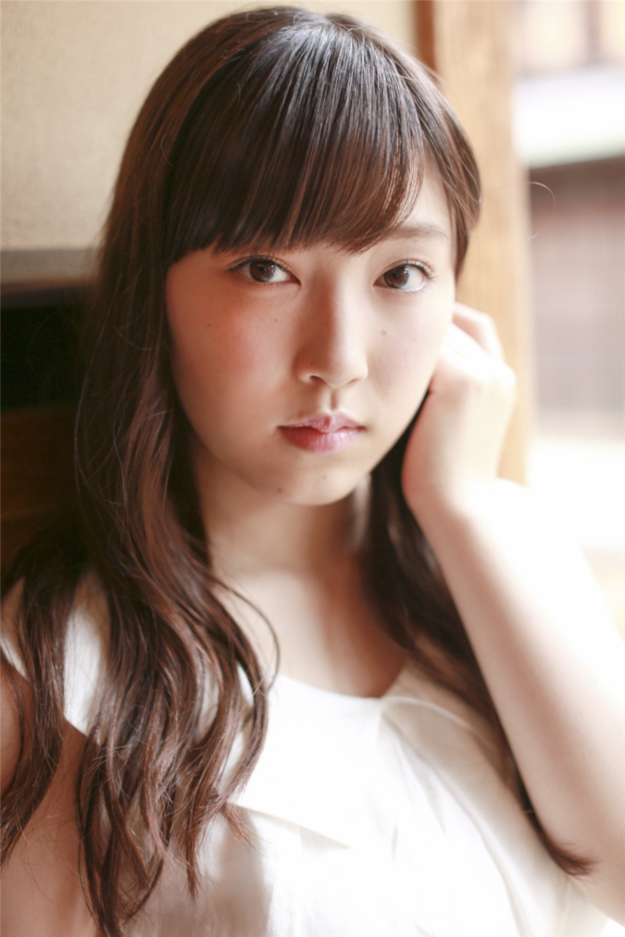 日本美女譜久村聖海边比基尼白皙肌肤诱惑写真(第23页)