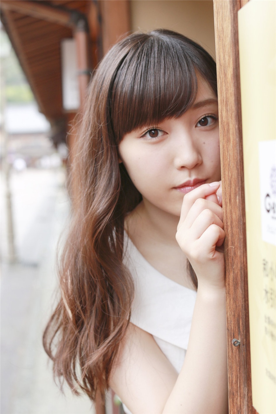 日本美女譜久村聖海边比基尼白皙肌肤诱惑写真(第28页)