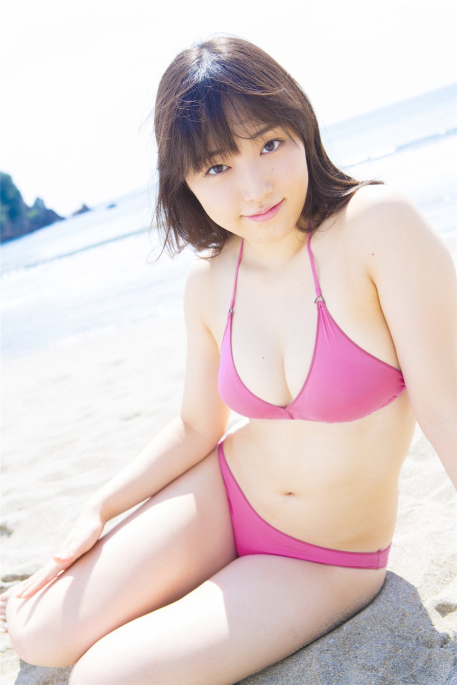 日本美女譜久村聖海边比基尼白皙肌肤诱惑写真(第35页)