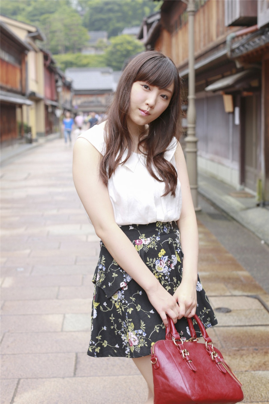 日本美女譜久村聖海边比基尼白皙肌肤诱惑写真(第38页)