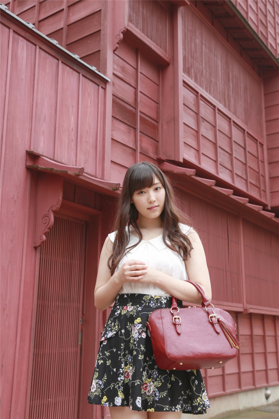 日本美女譜久村聖海边比基尼白皙肌肤诱惑写真(第53页)
