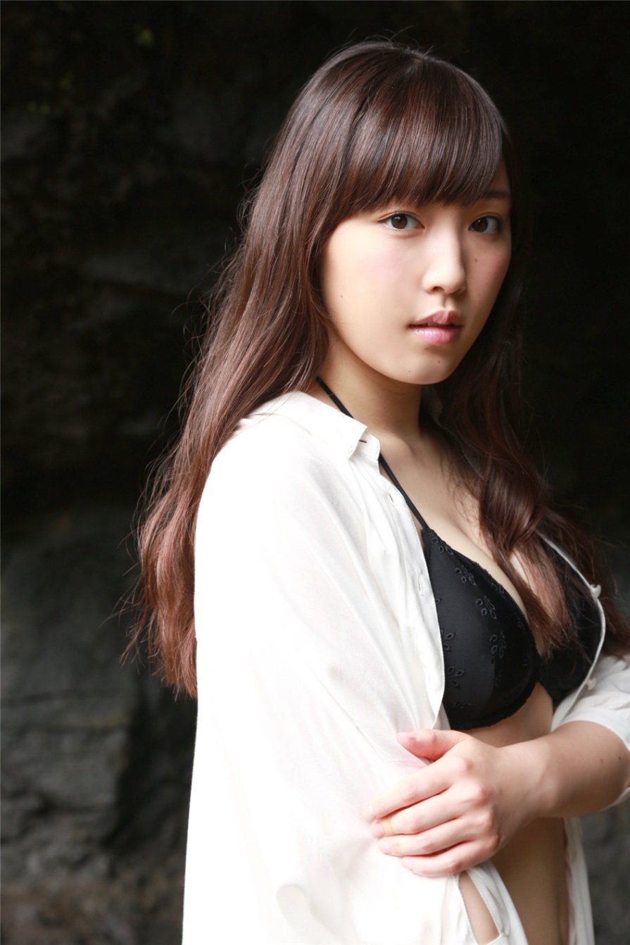 日本美女譜久村聖海边比基尼白皙肌肤诱惑写真(第61页)