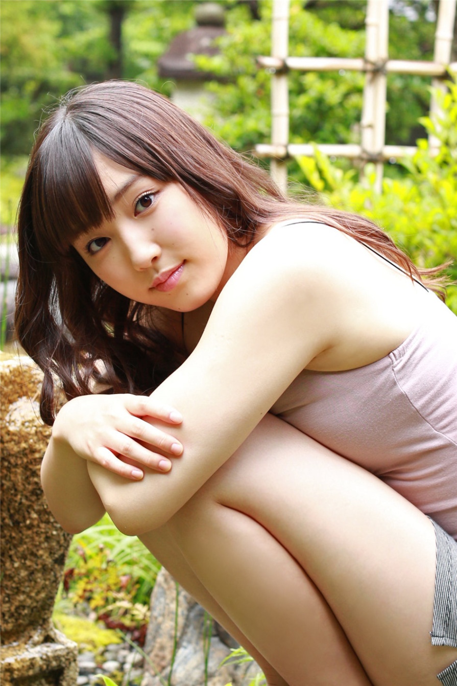 日本美女譜久村聖海边比基尼白皙肌肤诱惑写真(第64页)