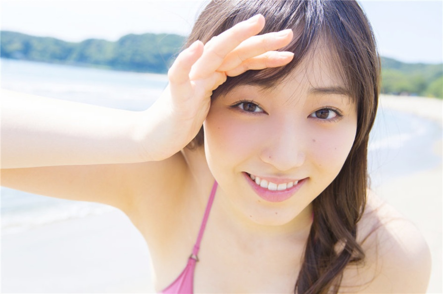 日本美女譜久村聖海边比基尼白皙肌肤诱惑写真(第66页)