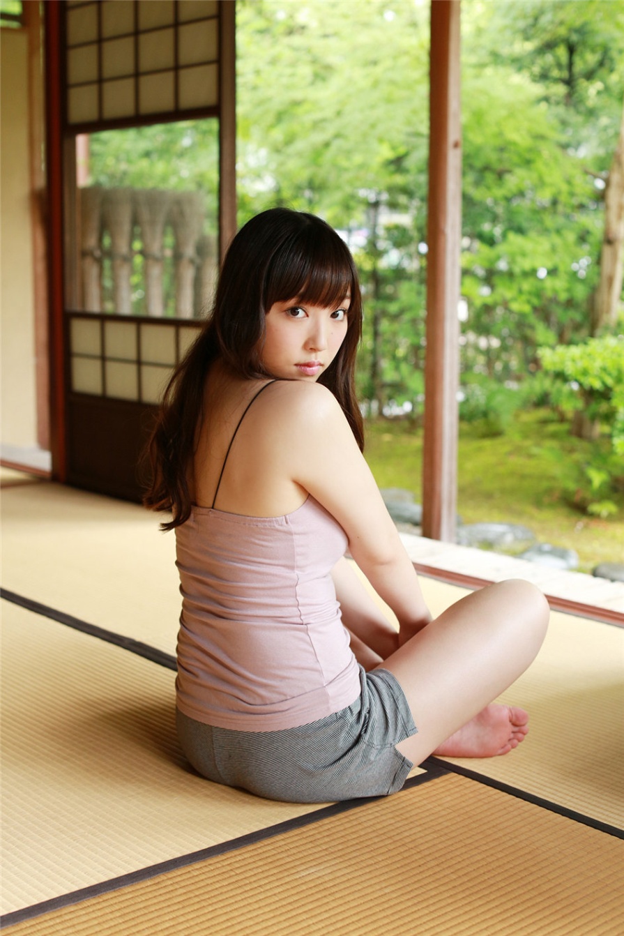 日本美女譜久村聖海边比基尼白皙肌肤诱惑写真(第73页)