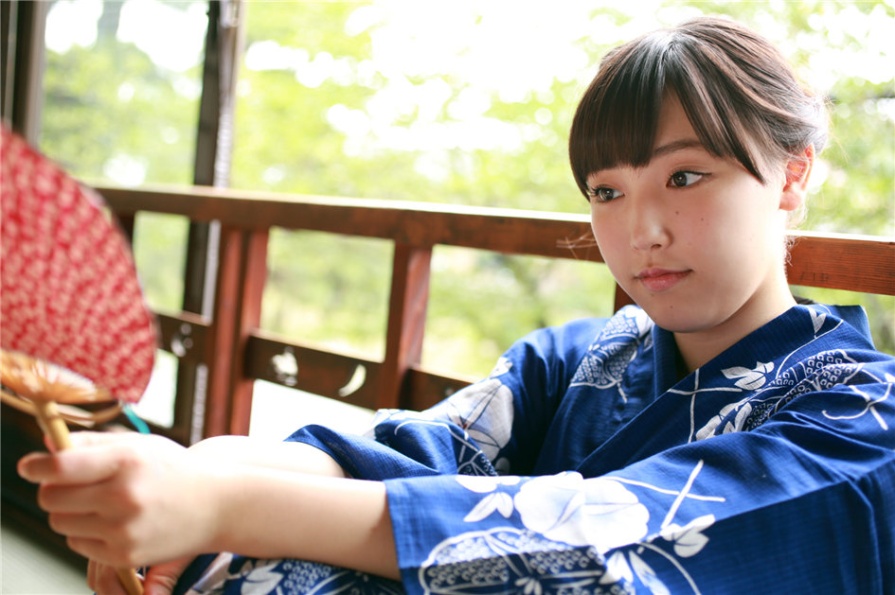 日本美女譜久村聖海边比基尼白皙肌肤诱惑写真(第85页)