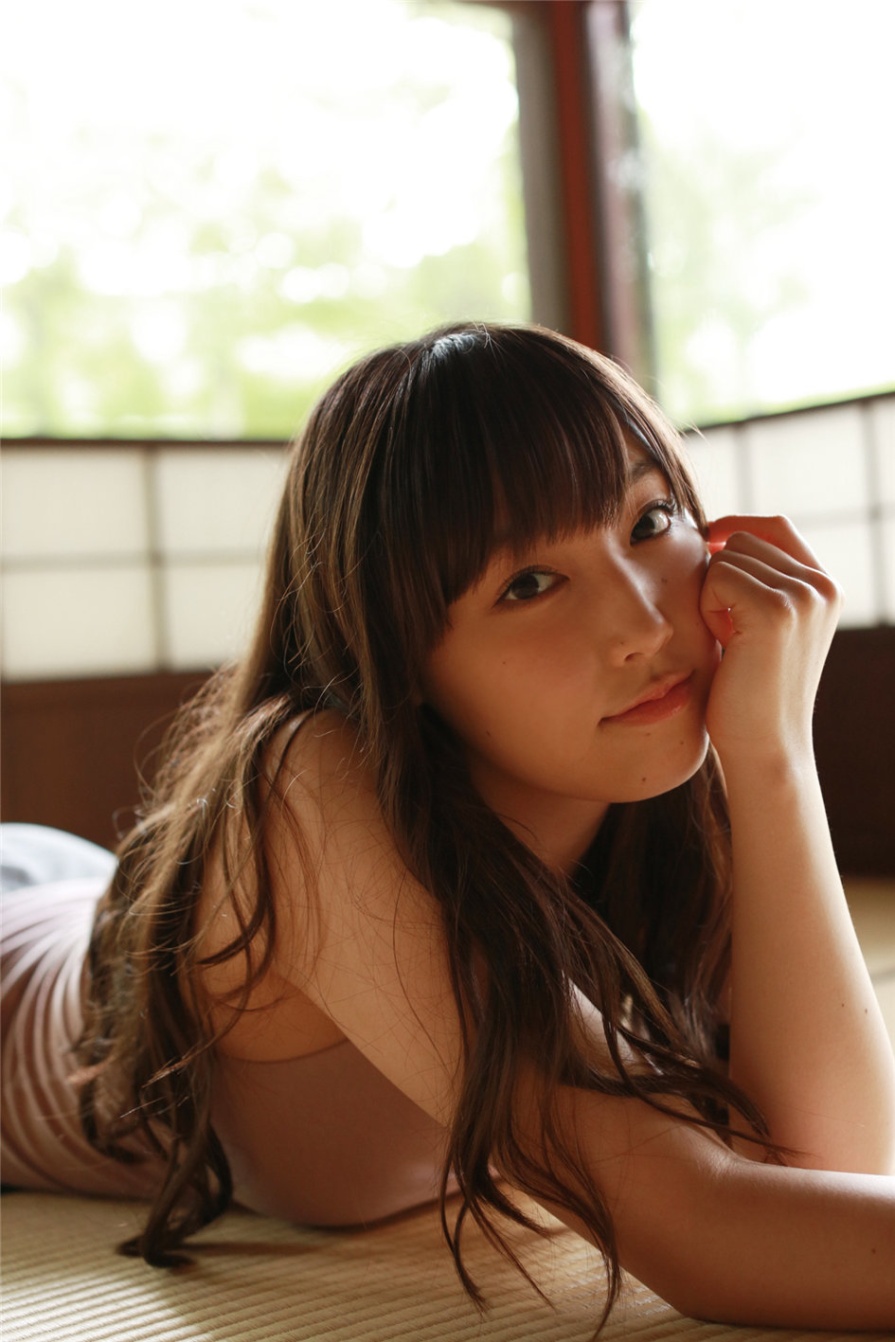 日本美女譜久村聖海边比基尼白皙肌肤诱惑写真(第90页)