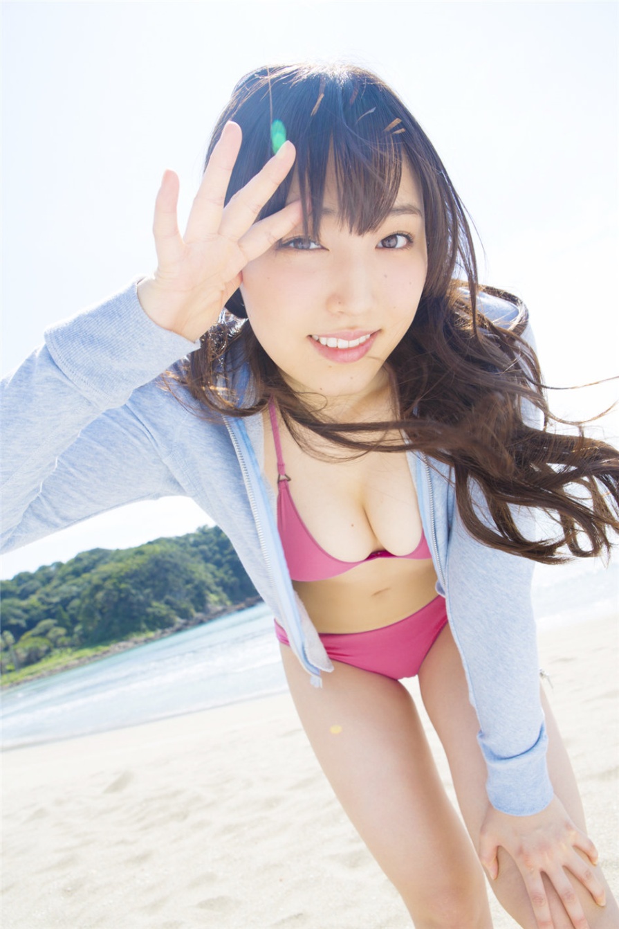 日本美女譜久村聖海边比基尼白皙肌肤诱惑写真(第97页)