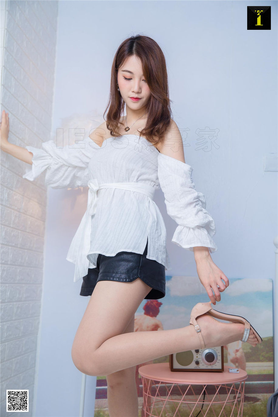 气质美女梓琪室内白皙美腿私房照(第20页)