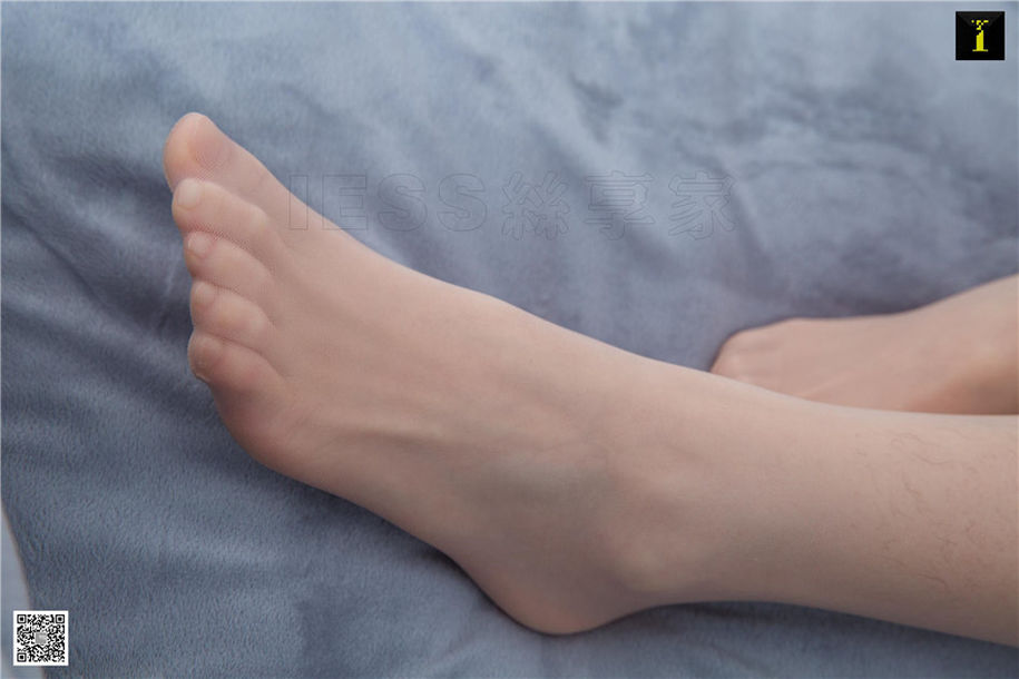 气质美女梓琪室内白皙美腿私房照(第73页)