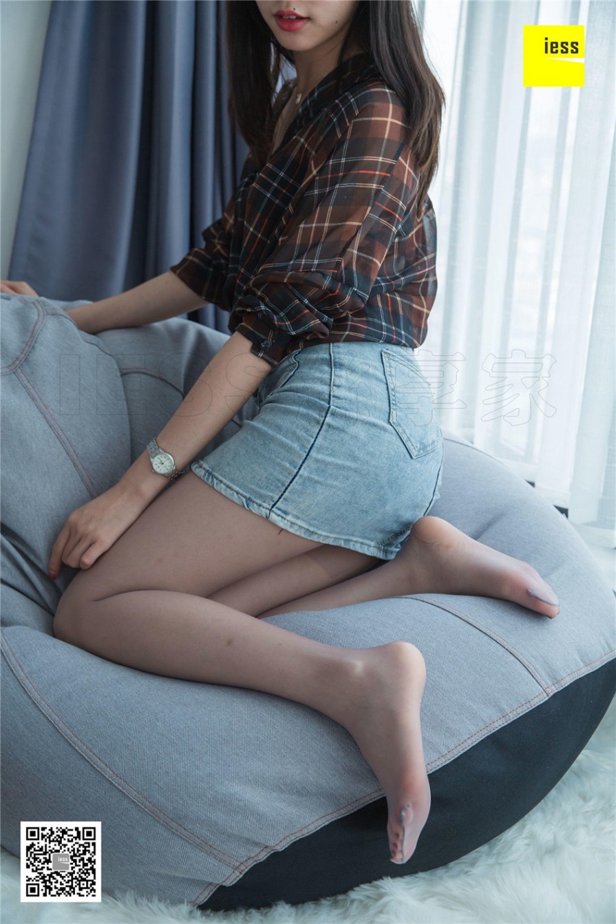 气质美女七七室内丝袜玉足写真照片(第14页)