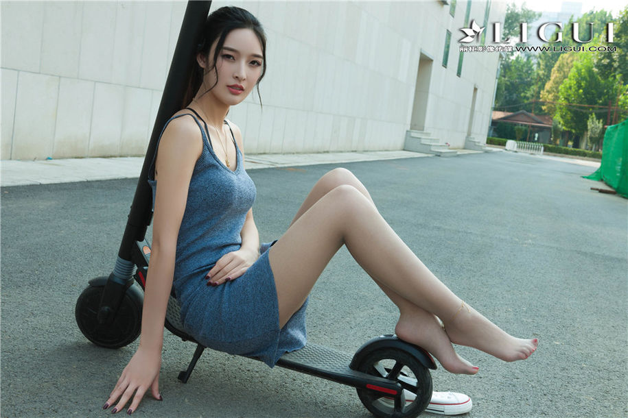 极品美女雪糕性感美足街拍写真图片(第47页)