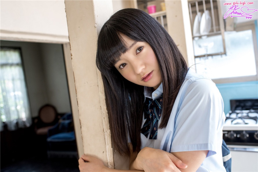 日本少女西永彩奈学生制服撩裙大尺度私房照(第9页)