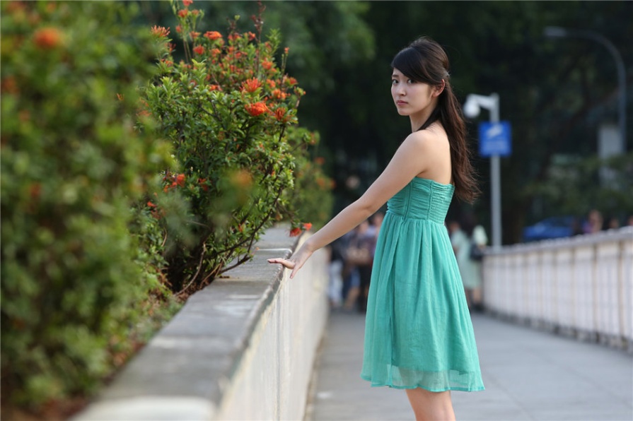 清纯美女鈴木愛理性感比基尼写真图片(第14页)