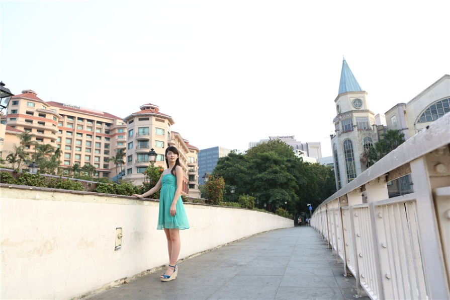 清纯美女鈴木愛理性感比基尼写真图片(第15页)