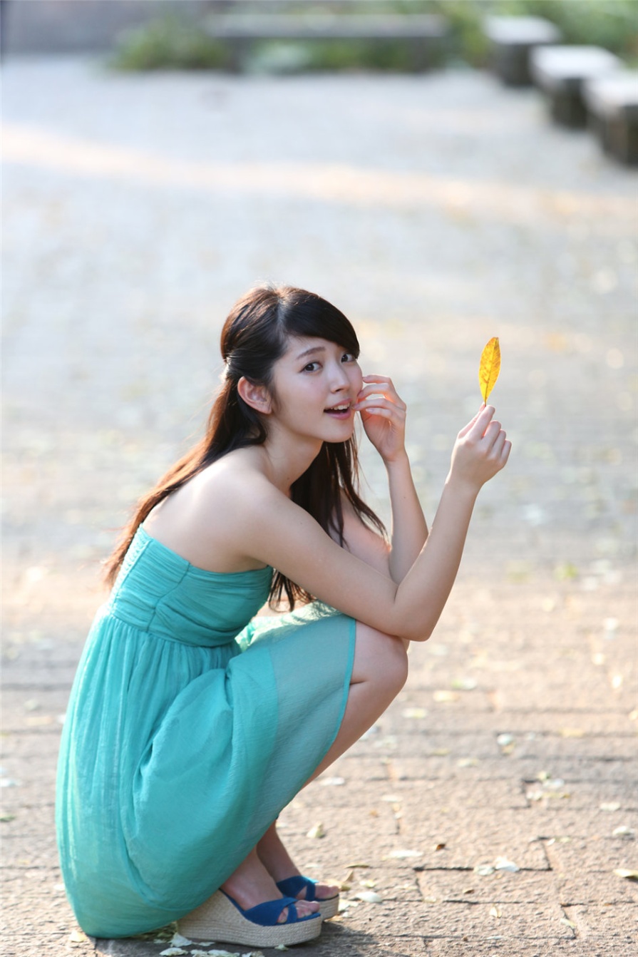 清纯美女鈴木愛理性感比基尼写真图片(第30页)
