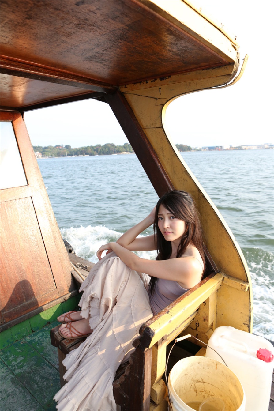 清纯美女鈴木愛理性感比基尼写真图片(第33页)
