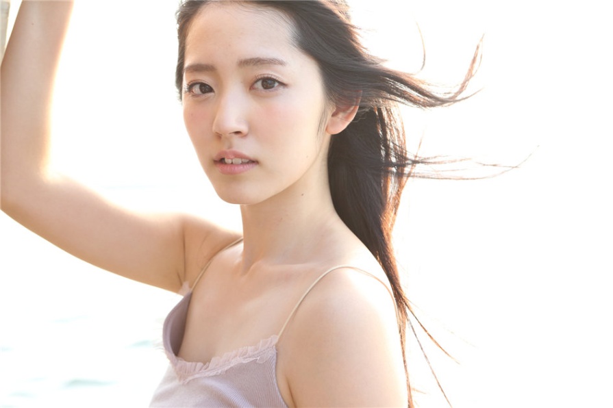 清纯美女鈴木愛理性感比基尼写真图片(第34页)