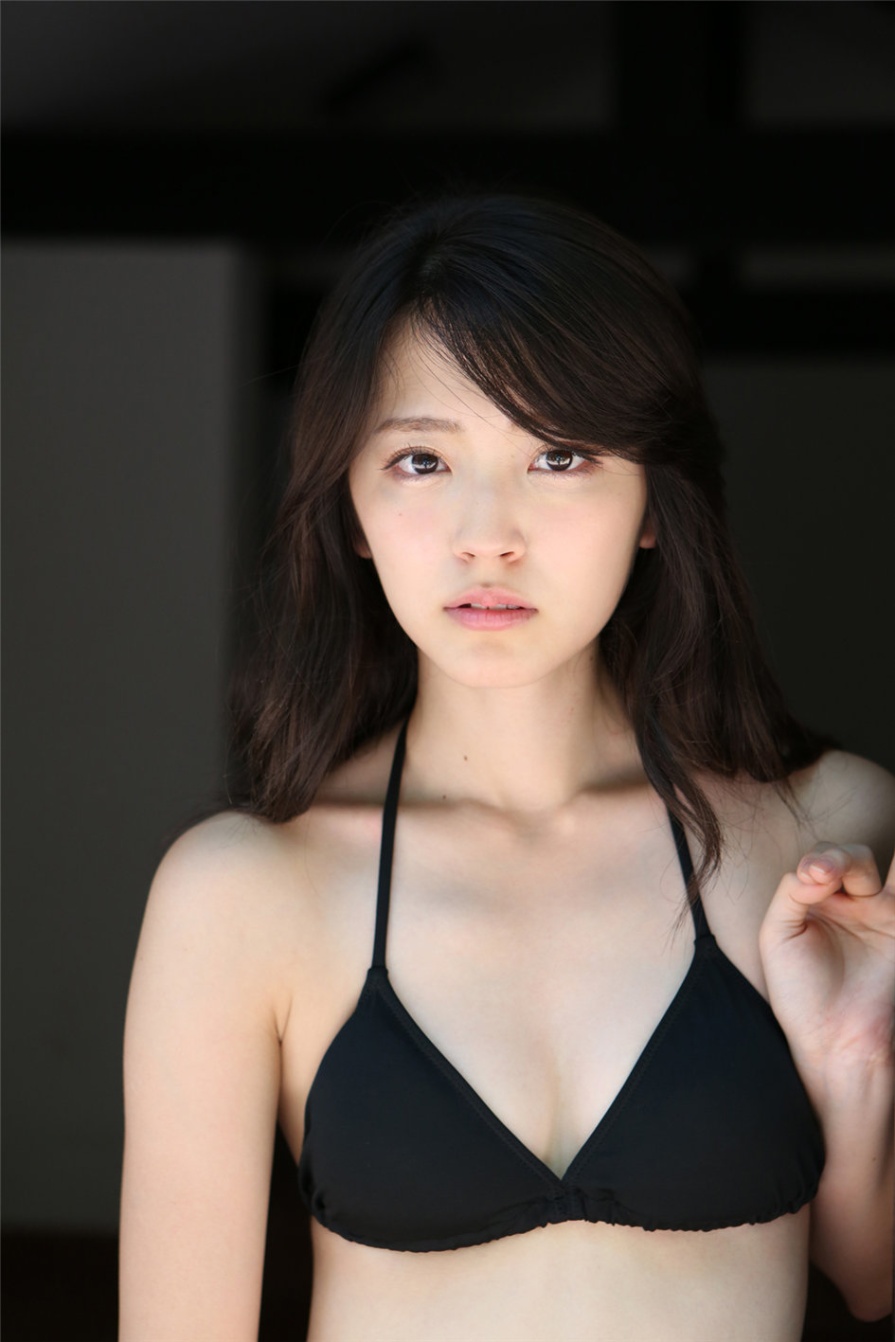 清纯美女鈴木愛理性感比基尼写真图片(第84页)