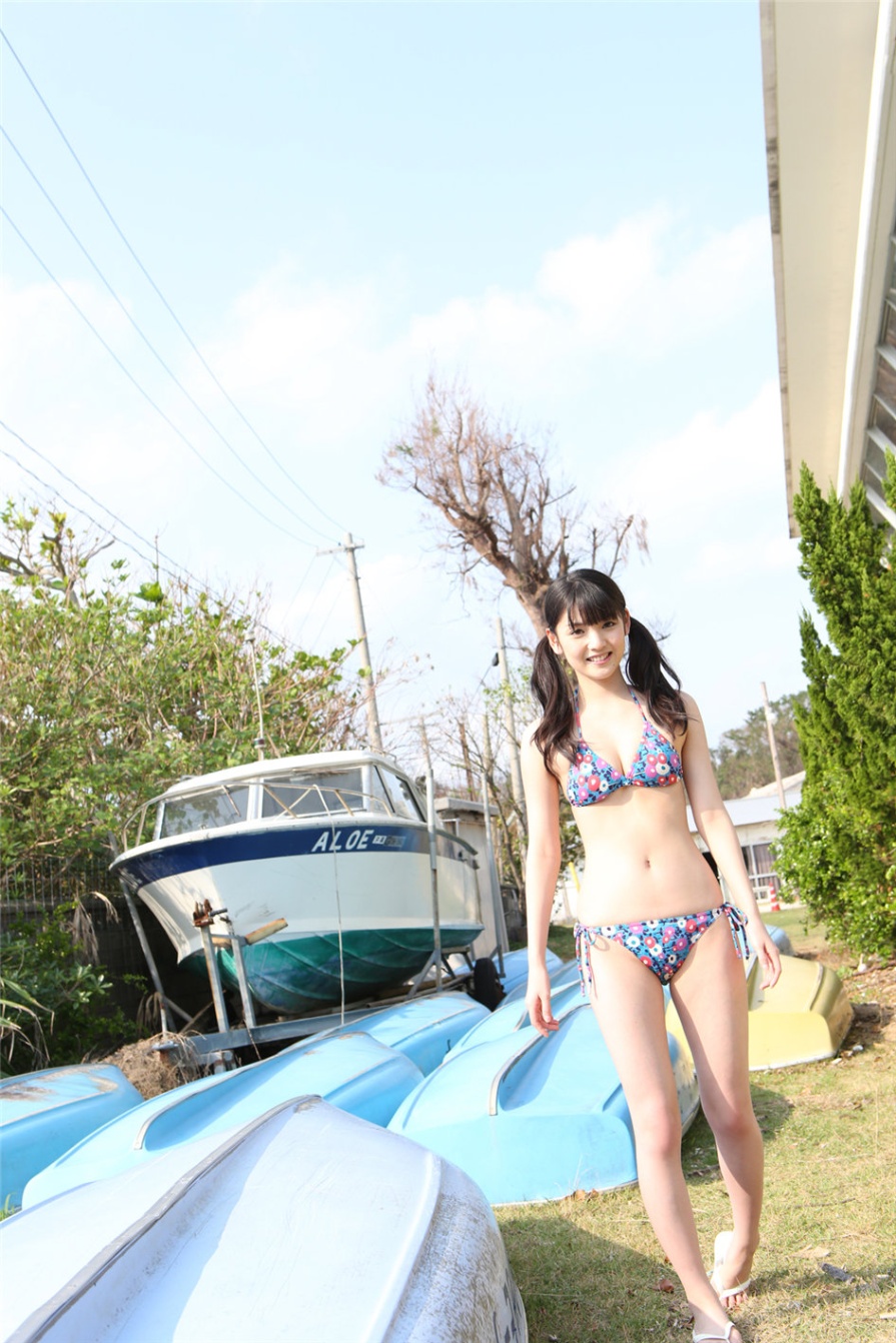 日本甜美少女道重さゆみ户外比基尼写真图片(第17页)