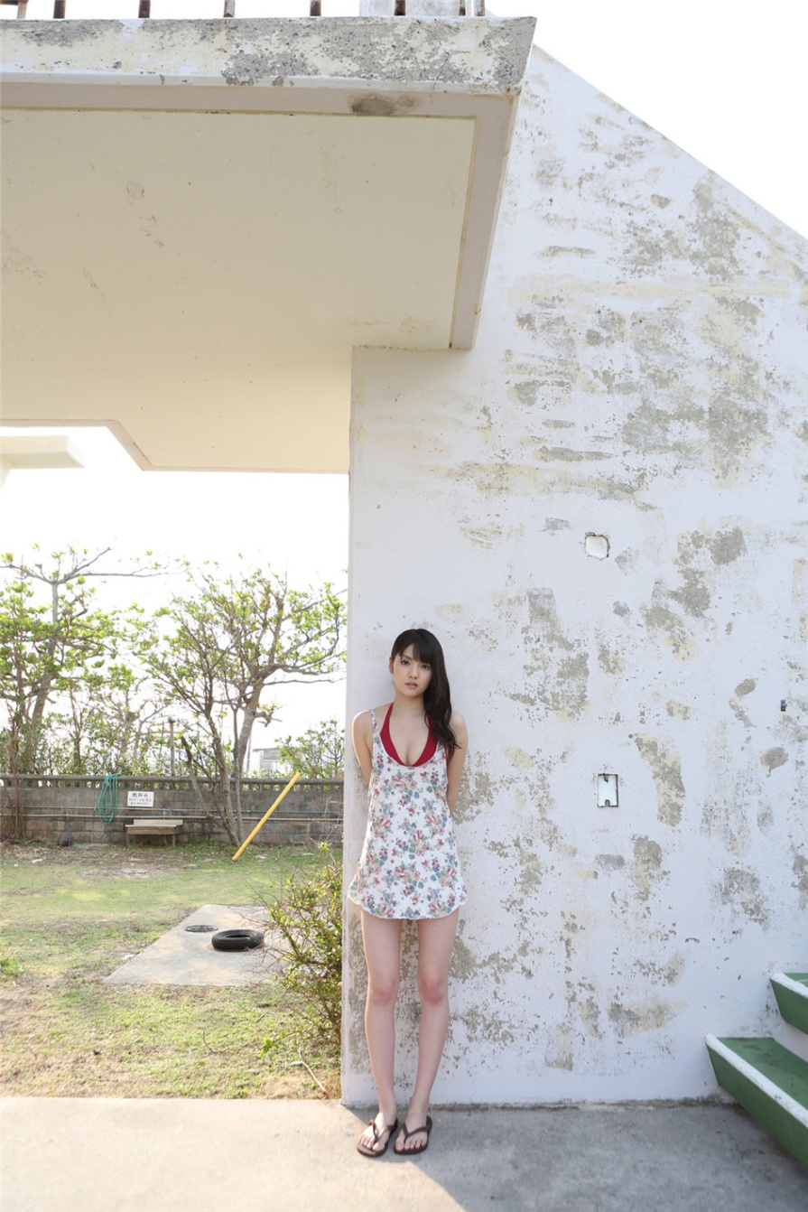 日本甜美少女道重さゆみ户外比基尼写真图片(第24页)