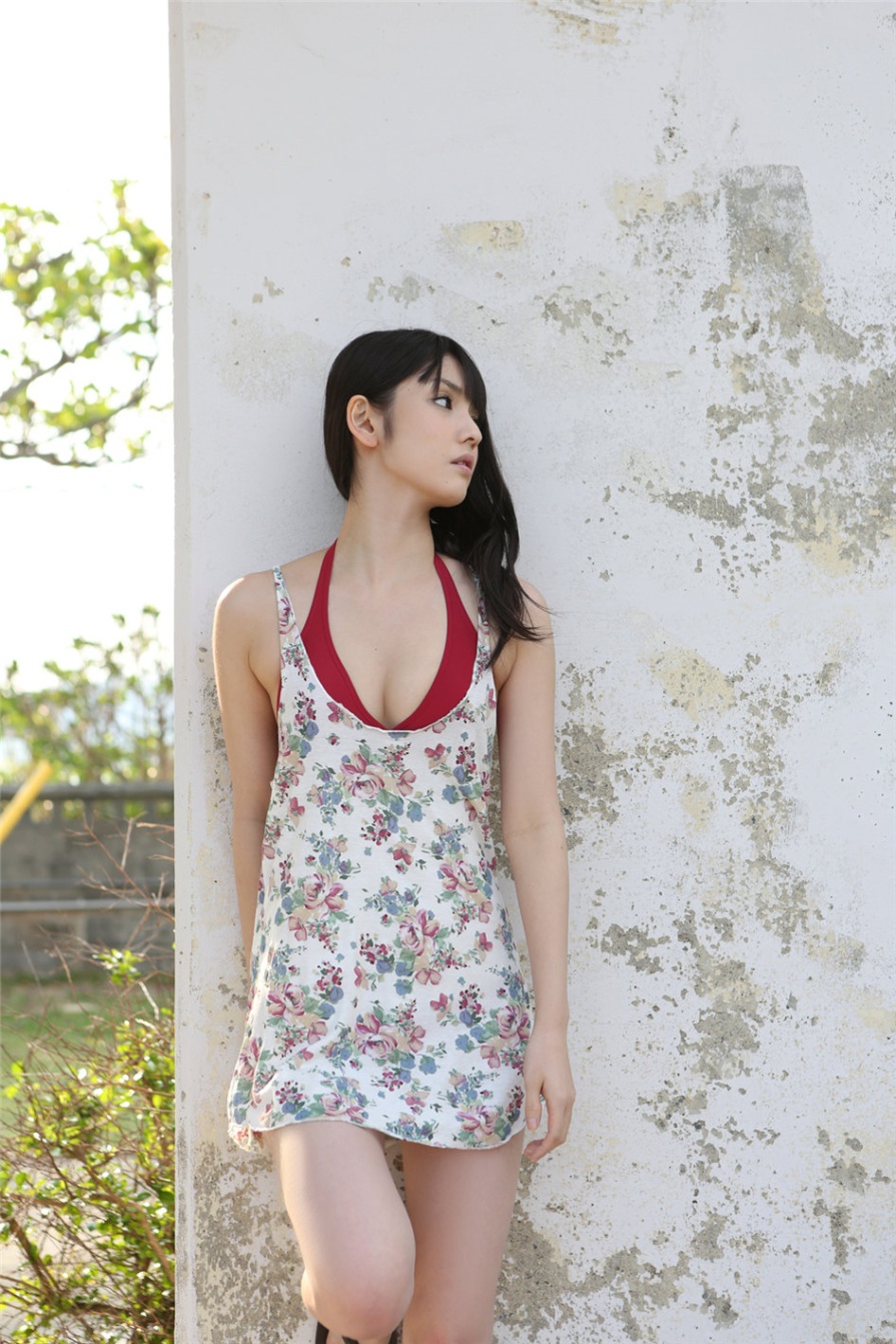 日本甜美少女道重さゆみ户外比基尼写真图片(第25页)