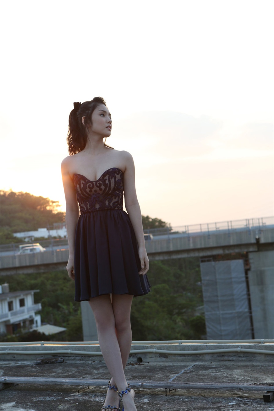 日本甜美少女道重さゆみ户外比基尼写真图片(第41页)
