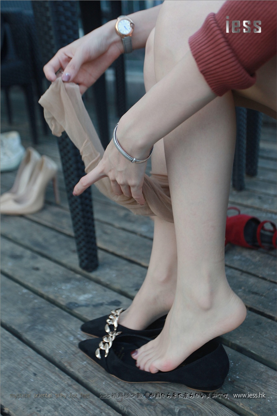 超短裙美女佳佳雪白美腿街拍照片(第59页)