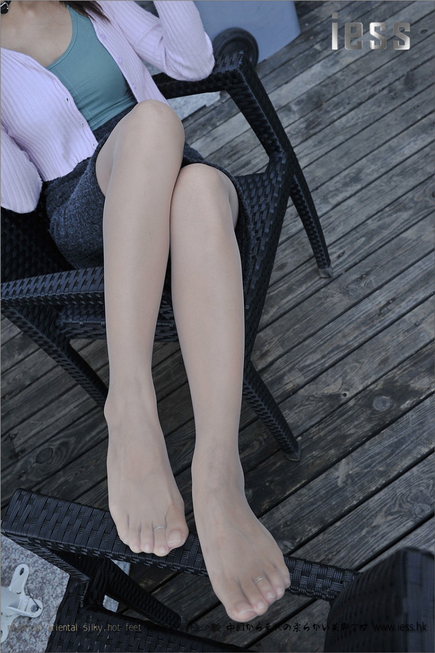 气质美女SASA旅拍性感美足写真图片(第18页)