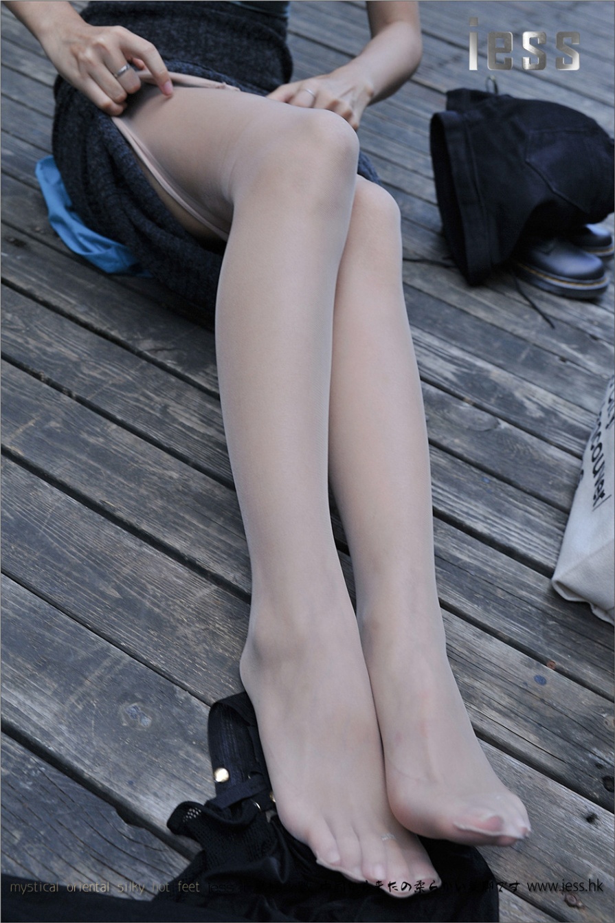 气质美女SASA旅拍性感美足写真图片(第27页)