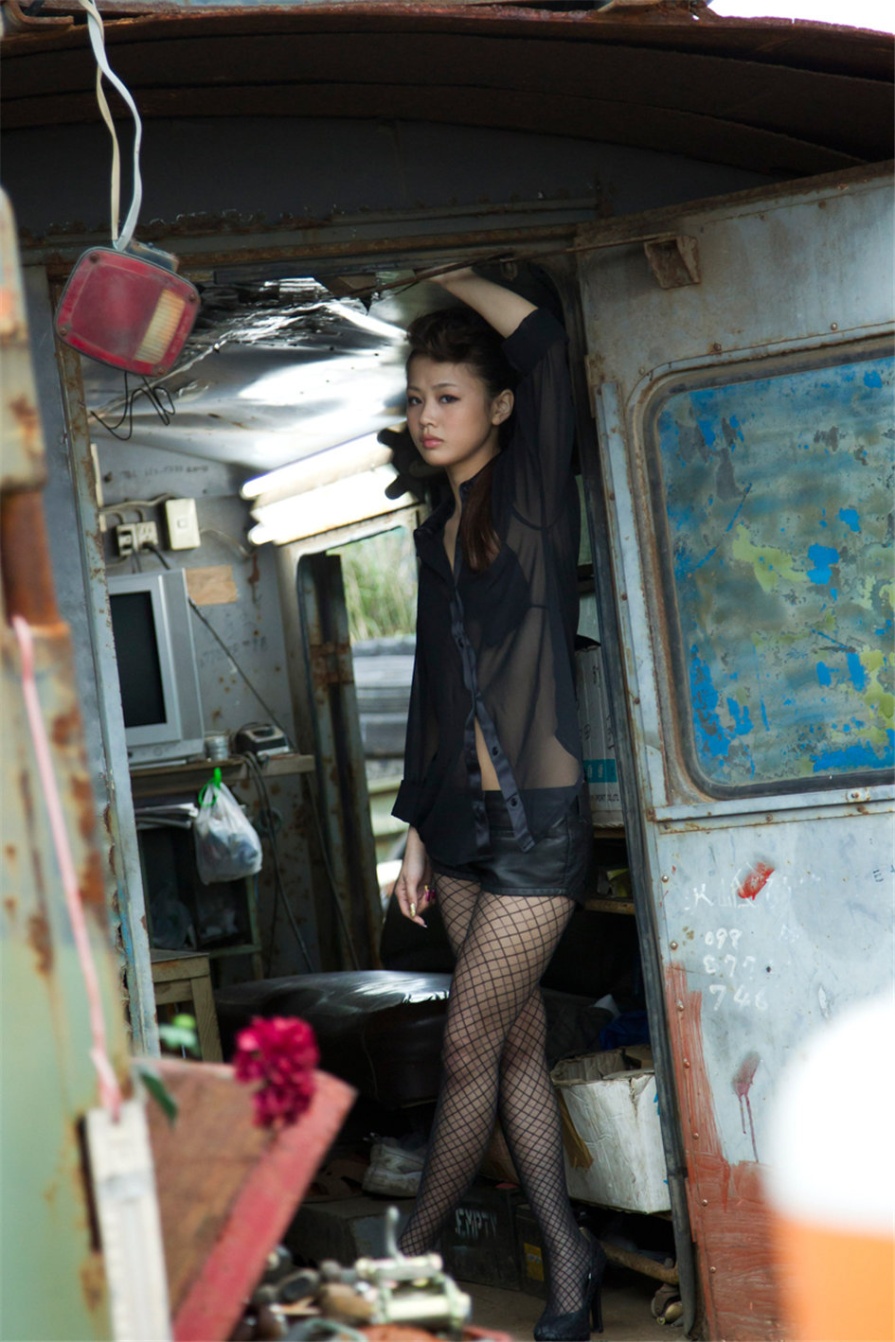 日本美女新垣里沙户外比基尼写真图片(第30页)