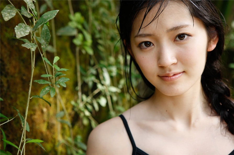 日本清纯美女鈴木愛理性感比基尼户外写真照片(第16页)