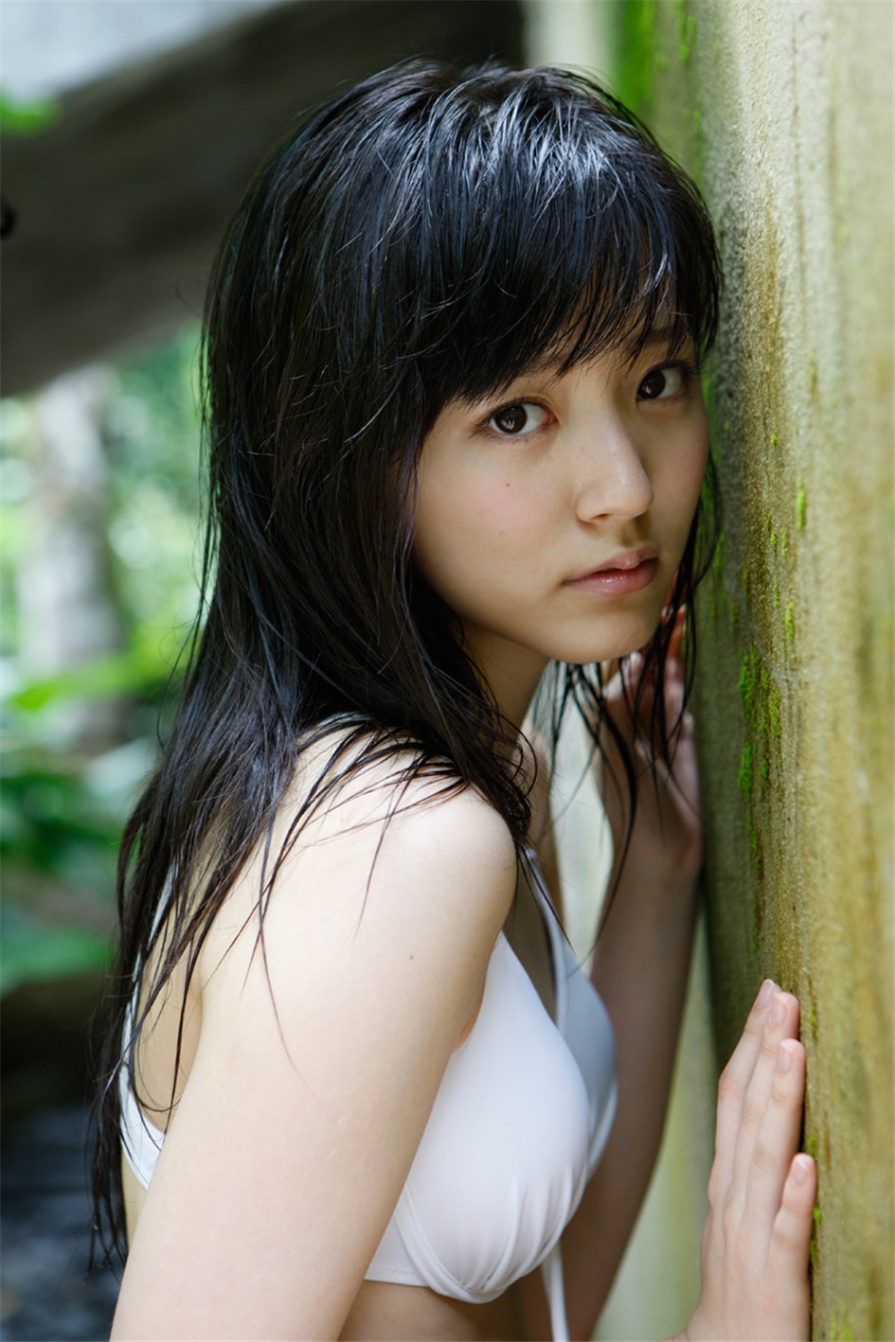 日本清纯美女鈴木愛理性感比基尼户外写真照片(第21页)