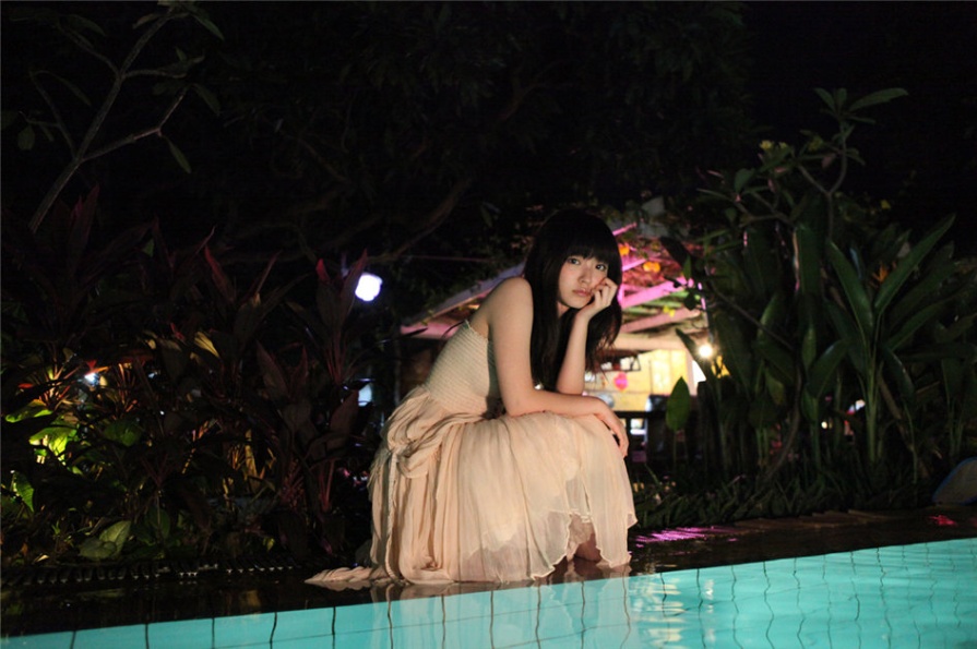 日本清纯美女鈴木愛理性感比基尼户外写真照片(第22页)