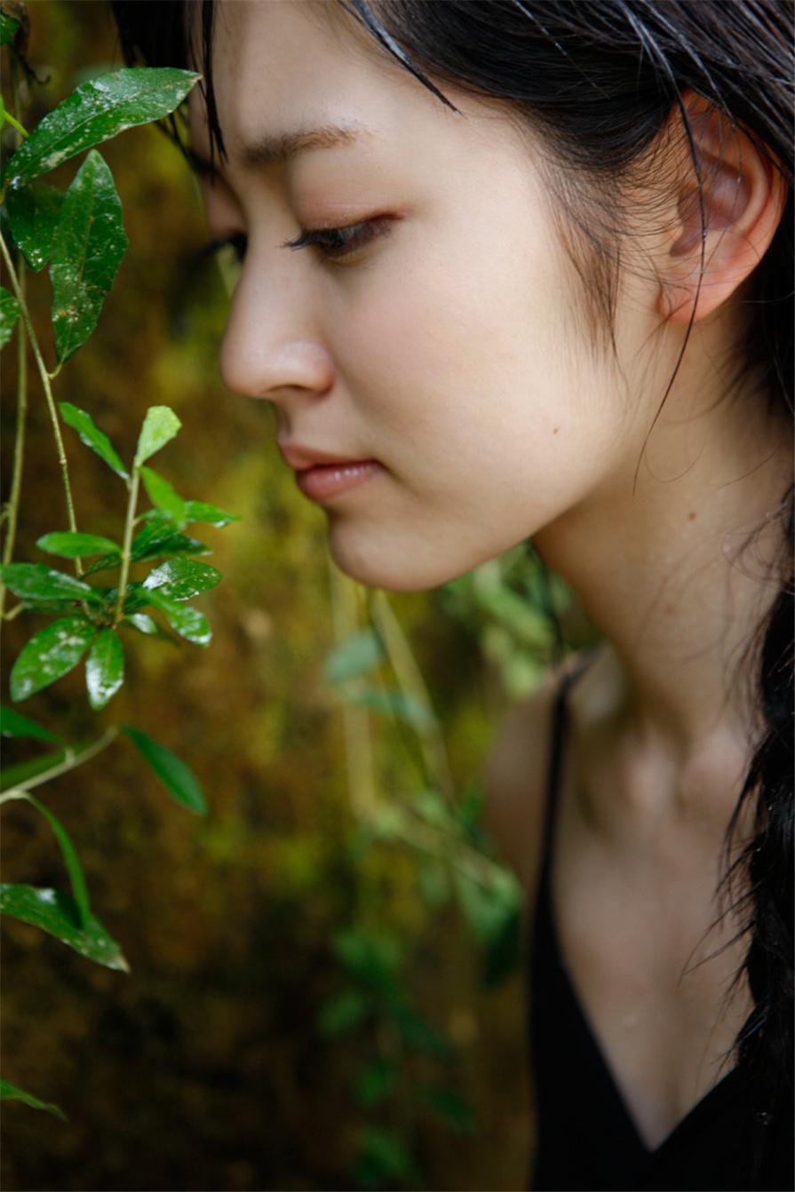 日本清纯美女鈴木愛理性感比基尼户外写真照片(第24页)