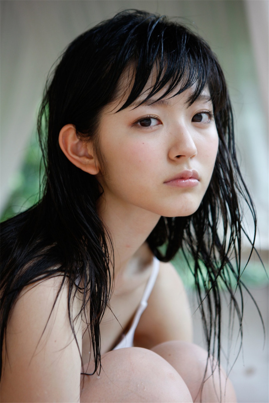 日本清纯美女鈴木愛理性感比基尼户外写真照片(第27页)