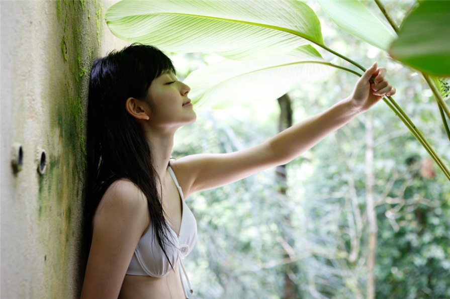 日本清纯美女鈴木愛理性感比基尼户外写真照片(第29页)