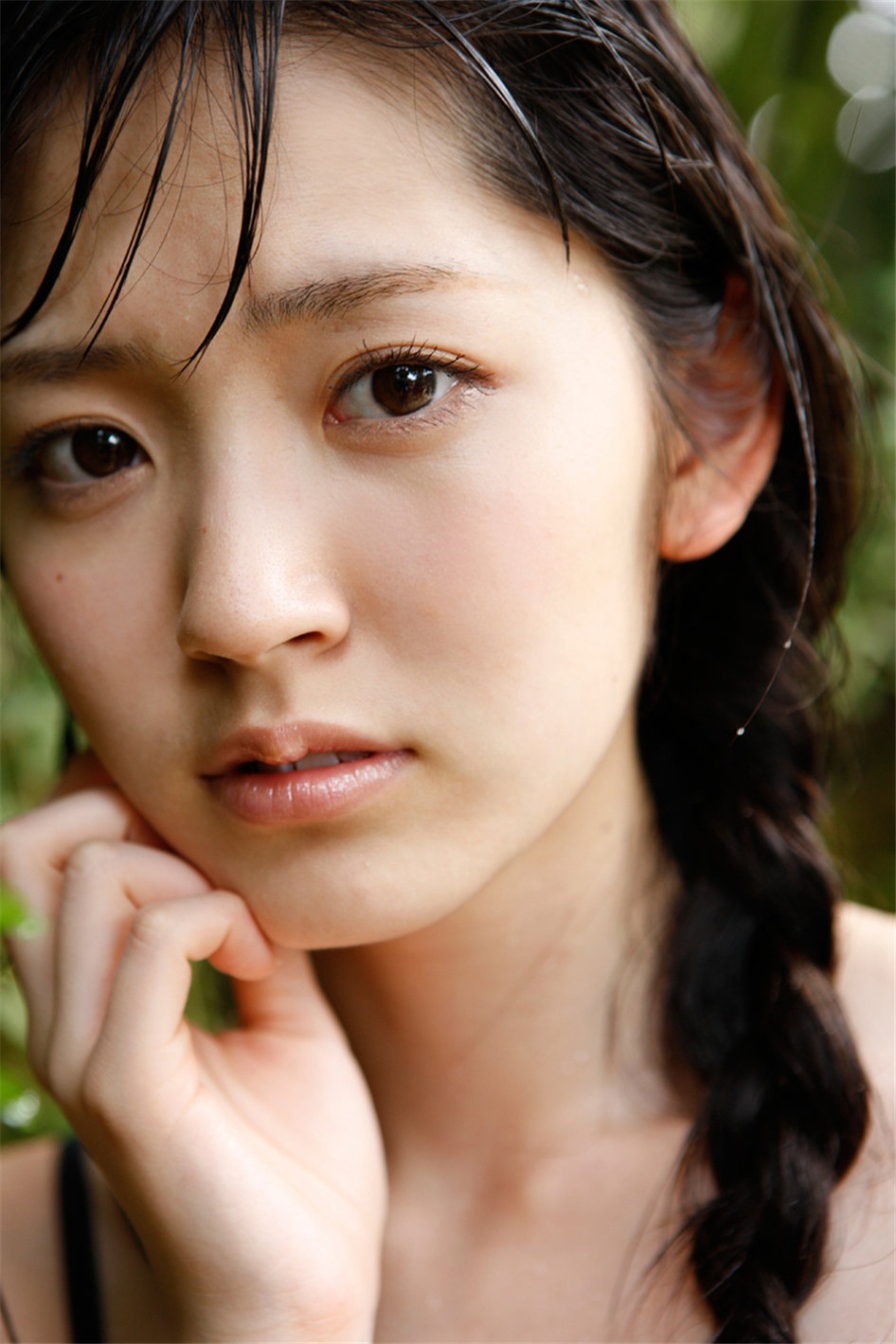 日本清纯美女鈴木愛理性感比基尼户外写真照片(第32页)