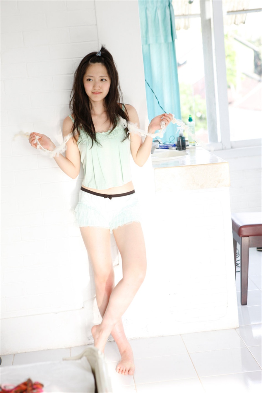 日本清纯美女鈴木愛理性感比基尼户外写真照片(第44页)
