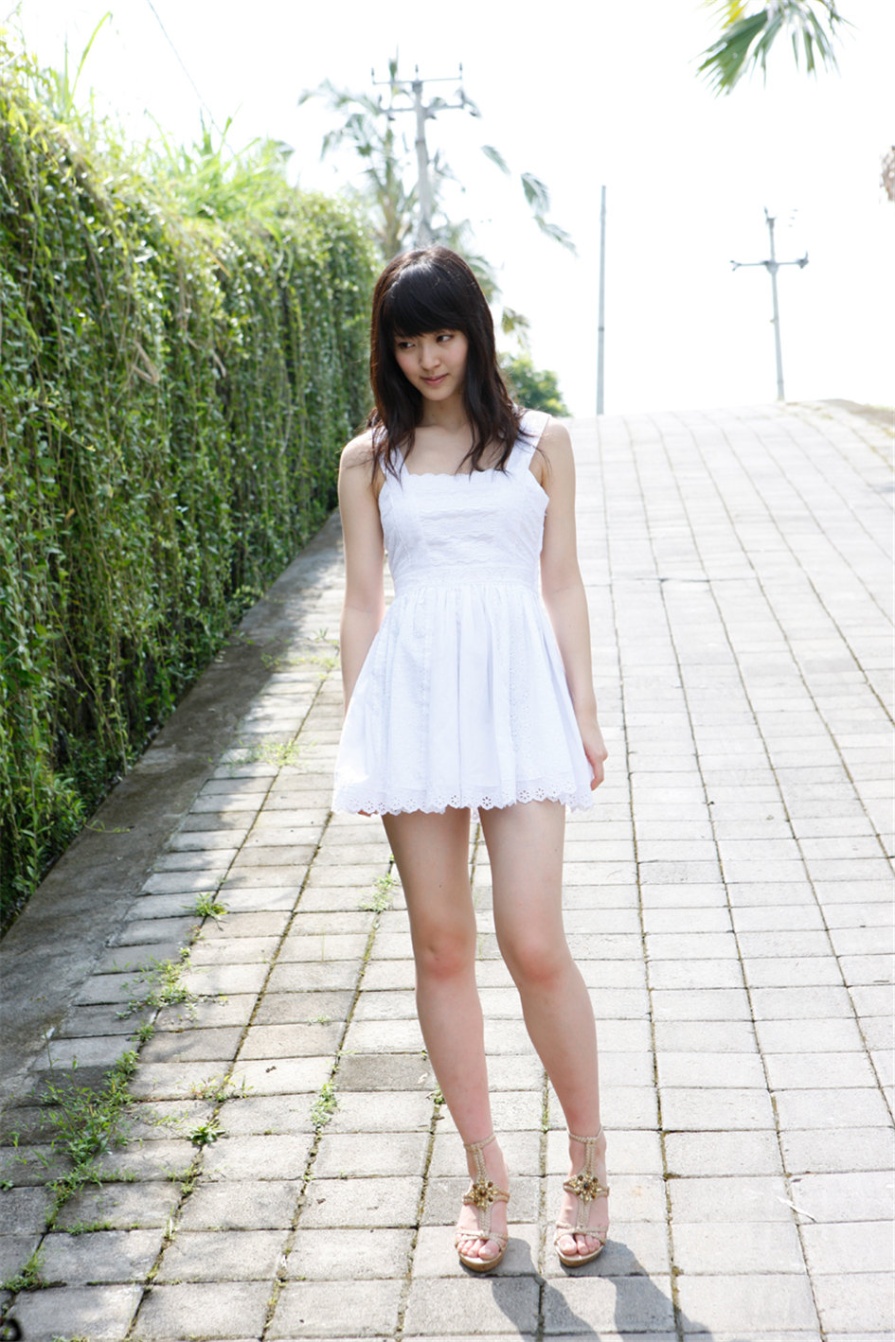日本清纯美女鈴木愛理性感比基尼户外写真照片(第48页)