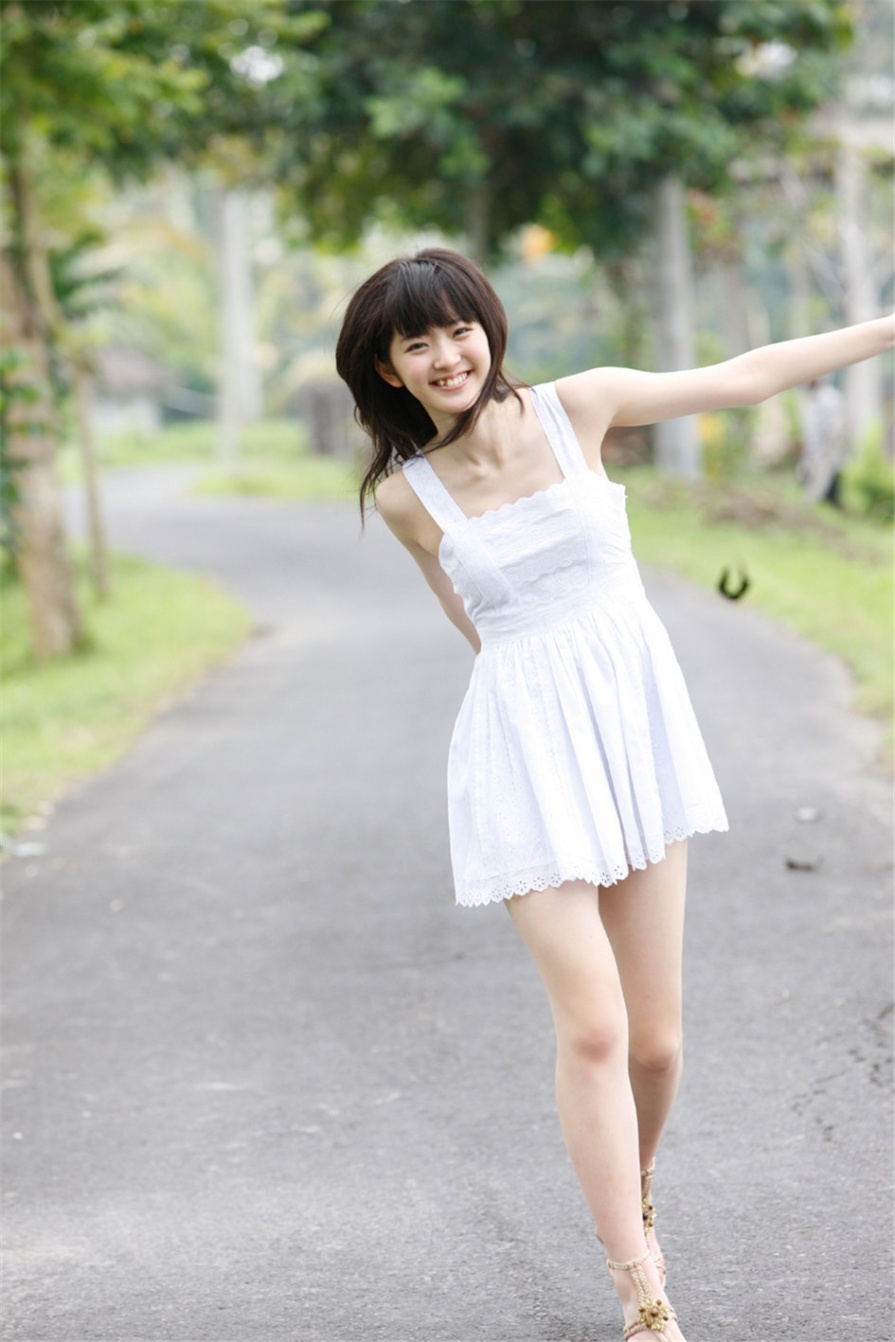 日本清纯美女鈴木愛理性感比基尼户外写真照片(第56页)