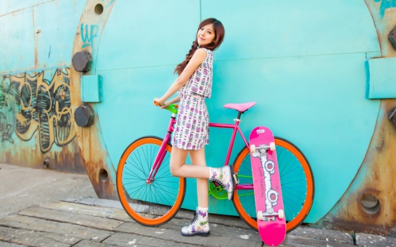 赵奕欢郊外骑自行车的写真图片(第6页)