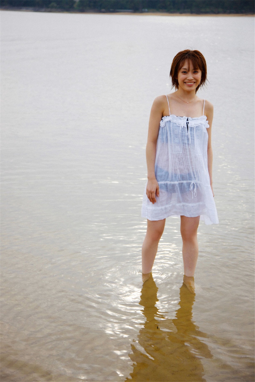 日本美女高橋愛海边性感比基尼写真图片(第57页)