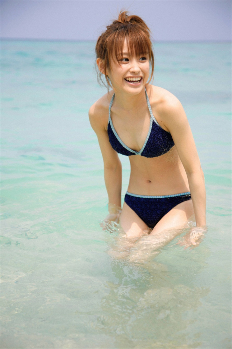 日本美女高橋愛海边性感比基尼写真图片(第80页)